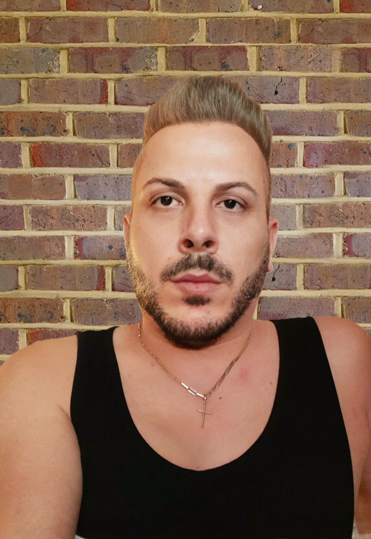 Bucuresti - Escorta Sexy - Barbat ACTIV usor versatil cu experienta in domeniu ofer clipe de tandrete ca parte activa si verstil domnilor dornici ce experiente noi cu un barbat cu experienta ce-ti poate pune la dispozitie clipe unice relax.  Disponibil mai mult in timul zile, programarea se face cu o ora inainte,