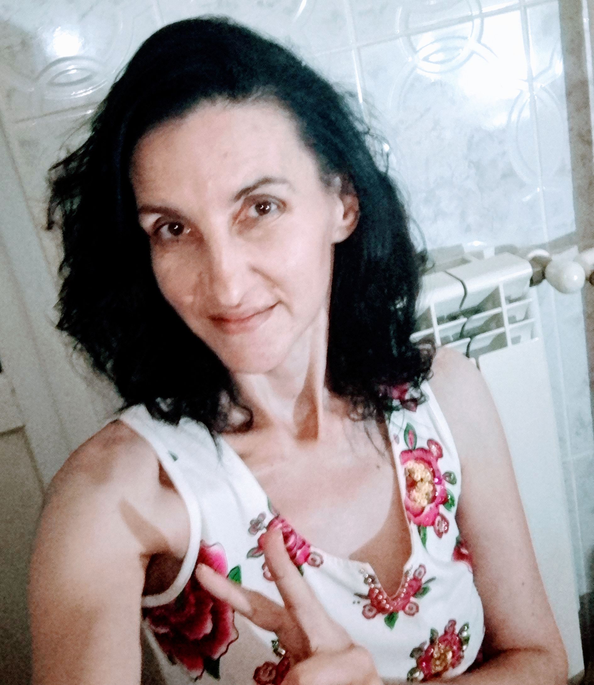 Escorta Sex - Escorta bruneta reala, draguta si cu bun simt ofer companie,  Prosoape curate, igiena.  Pt.  detalii in plus suna-ma.  Detalii la telefon.  - Telefon: 0758133861 