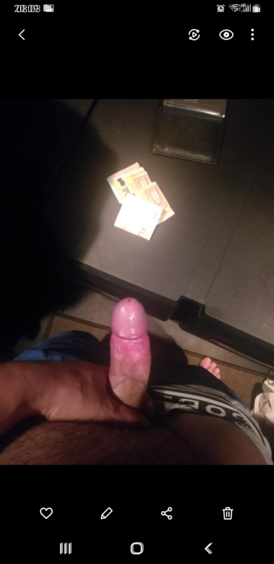 Escorta Sex - Buna fetelor barbat singur ofer bani cauta doar femeie te astept sa vorbim pe watshapp Dacă - Telefon: 0748518767 