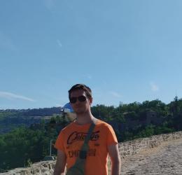 Constanța Inel 2 - Escorta Sexy - Senzual și plin de fantezie cu doamnele și domnișoarele ofer amor in diferite poziții pentru vecină din inel 2 putem vorbi in privat doar fete. 