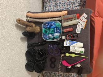 Bucuresti - Escorta Sexy - Salut, ma numesc David , activ , 27ani , cu locatie .  Va ofer masaj de relaxare erotic si multe alte fantezii, dominare sof/hard jocuri erotice detin jucari (dildouri vibratoare de toate marimile) si multe alte jucari .  trebuie doar sa fi decis ce vrei! Nu raspund la numere private ! Nu trimit poze xxx! Cei ce au pofta de caterinca vor fi blocati! Mai multe detalii va astept la telefon sau whatsApp! Multumesc