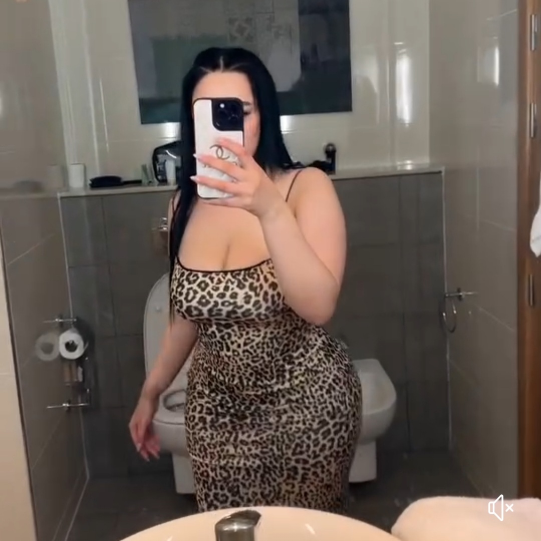 Escorta Sex - Escorta manierata am revenit.  Ofer companie si masaj terapeutic facut cu creme si uleiuri aromate domnilor manierati intr-o locatie discreta.  Locuri de parcare si ac.  Detalii la telefon.  - Telefon: 0730549092 