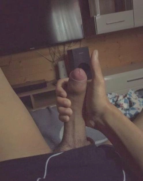 Bucuresti - Escorta Sexy - Buna , am locatie sunt aici c-a, escort ! 
Fara deranj inutil ori glume 
Imi place sa cunosc oameni sa avem un vibe, bun sa ne pregatim de se'x dar nu inaintea preludiului&quot; sunt Top, cee-i 7 ani' de-acasa 
Fara rusine,  nu conteaza varsta ta .  
Sunt curat, folosim prezervativ cand trebuie.  .  
Sunt top/activ si sunt aici sa iti indeplinesc nevoile sxx , daca ai tu locatie cu mare placere ma Deplasez la locul tau , contact sus, poze 100%reale, experienta 100% imi place sa conversez la un pahar de vin , scrie-mi si vin :)