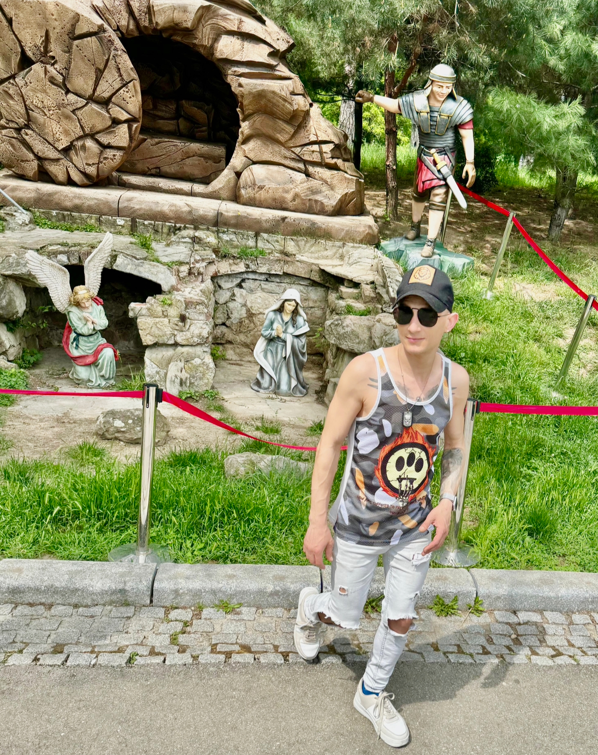 Bucuresti - Escorta Sexy - Salut, ma numesc David , 28 ani , cu locatie .  Va ofer masaj de relaxare erotic si multe alte fantezii, trebuie doar sa fi decis ce vrei! Nu raspund la numere private ! Nu trimit poze xxx! Cei ce au pofta de caterinca vor fi blocati! Mai multe detalii va astept la telefon sau whatsApp! Multumesc! Publi24