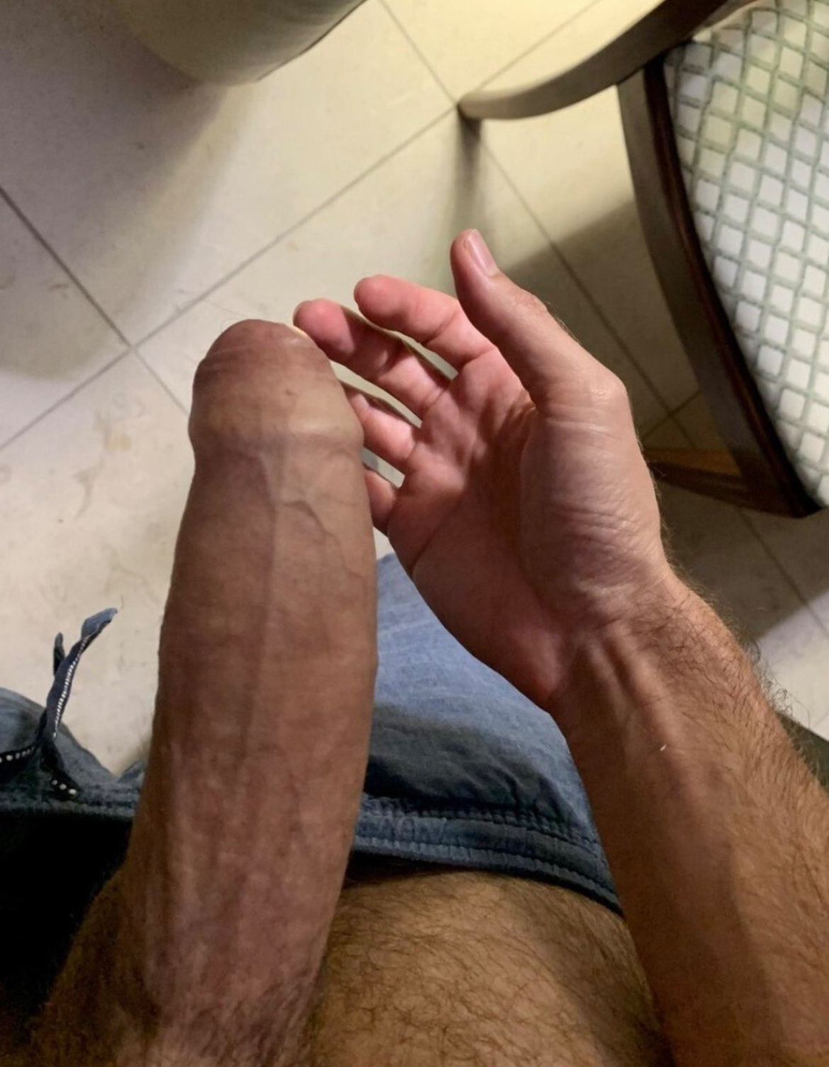 Cluj - Escorta Sexy - Bun? sunt Andrei sunt versatil am 22 cm.  Daca doriti pute?i s? îmi scrie?i un mesaj trimit ?i poze, fac ?i deplas?ri ?i fac totul gratis din pl?cere ?i pentru experien?e noi v? pup