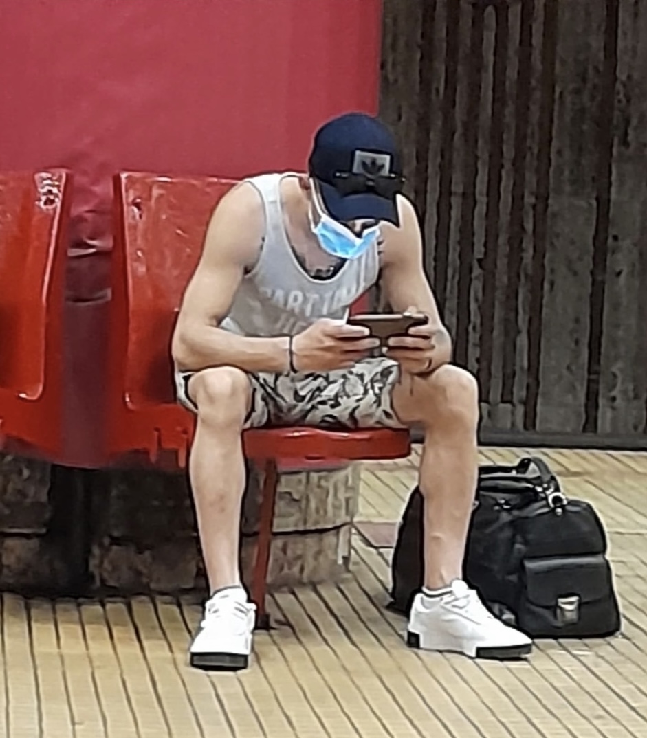 Bucuresti - Escorta Sexy - Salut, ma numesc David , 28 ani , cu locatie .  Va ofer masaj de relaxare erotic si multe alte fantezii, trebuie doar sa fi decis ce vrei! Nu raspund la numere private ! Nu trimit poze xxx! Cei ce au pofta de caterinca vor fi blocati! Mai multe detalii va astept la telefon sau whatsApp! Multumesc