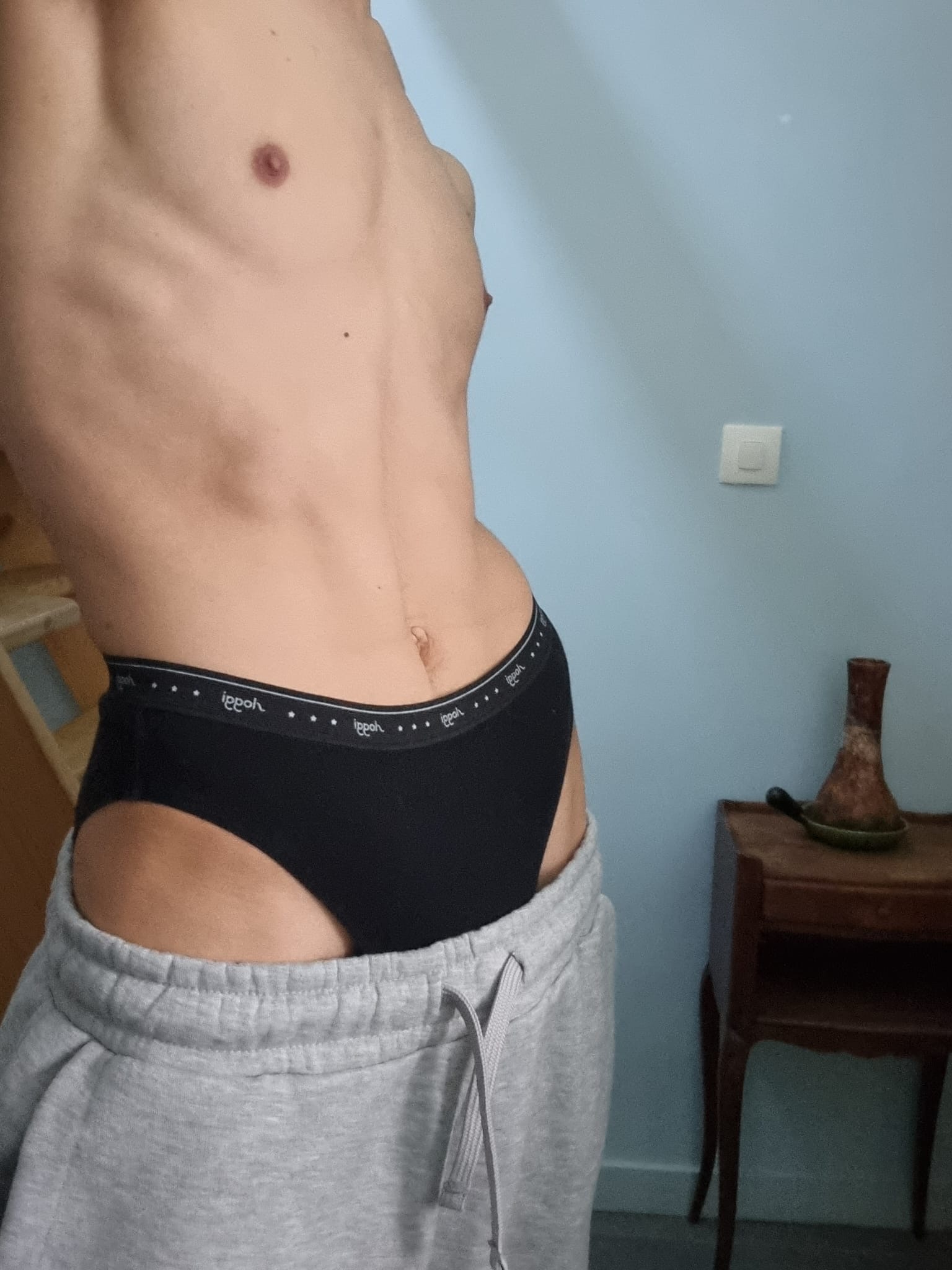 Bucuresti - Escorta Sexy - Hello! Ofer privilegiul de a-mi petrece timpul cu tine doar daca esti un tip dragut, interesant si cu multi bani.  

Daca ai un buget limitat, ai posibilitatea de a contacta celelalte profile.  :)

Sunt versatile bottom si imi plac tipii dominanti si extremely wealthy.  

Available only on WhatsApp.  