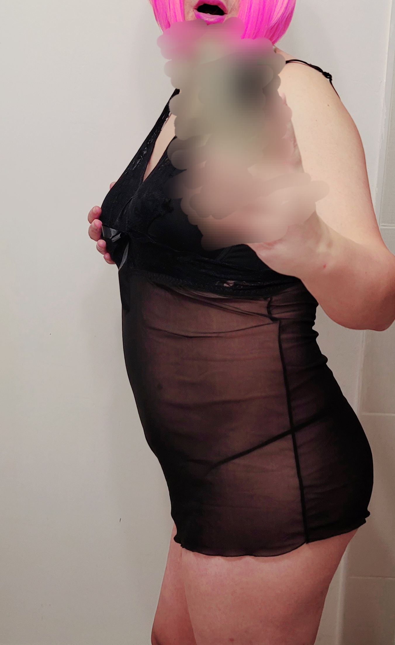 Escorta Oras: Bucuresti - Escorta Telefon: 0774936994 -  Servicii Escorta : Buna! Eu sunt Ema, o travestita sexy si nebunatica cu fundul bombat si pielea catifelata ca de bebelus, care face totul cu drag si multa pasiune.  Sunt nerabdatoare sa te duc pe culmile placerii.  Imi plac barbatii dotati, manierati, care stiu ce vor.  Nu accept in stare de ebrietate sau cu bile.  Daca ti-am starnit curiozitatea, astept sa ma contactezi pe whats app.  I speak english. 