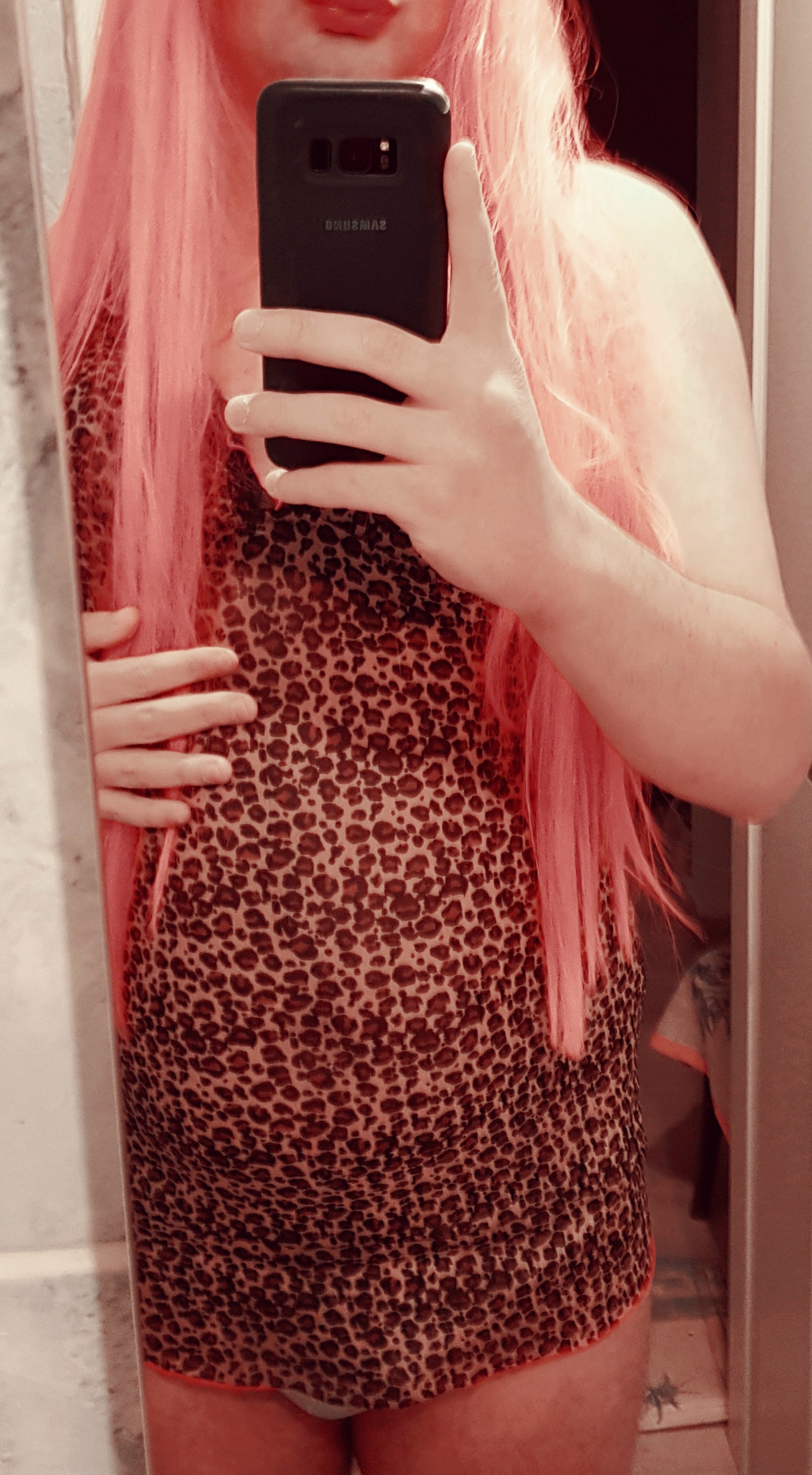 Bucuresti - Escorta Sexy - Buna! Eu sunt Ema, o travestita sexy si nebunatica, cu fundul bombat si pielea catifelata ca de bebelus, care face totul cu drag si multa pasiune.  Sunt nerabdatoare sa te duc pe culmile placerii.  Imi plac barbatii dotati, manierati, care stiu ce vor.  Nu iti face griji, sunt aici sa te satisfac, nu sa te grabesc.  Nu accept in stare de ebrietate sau cu bile.  Daca ti-am starnit curiozitatea, astept sa ma contactezi pe whats app.  I speak english. 