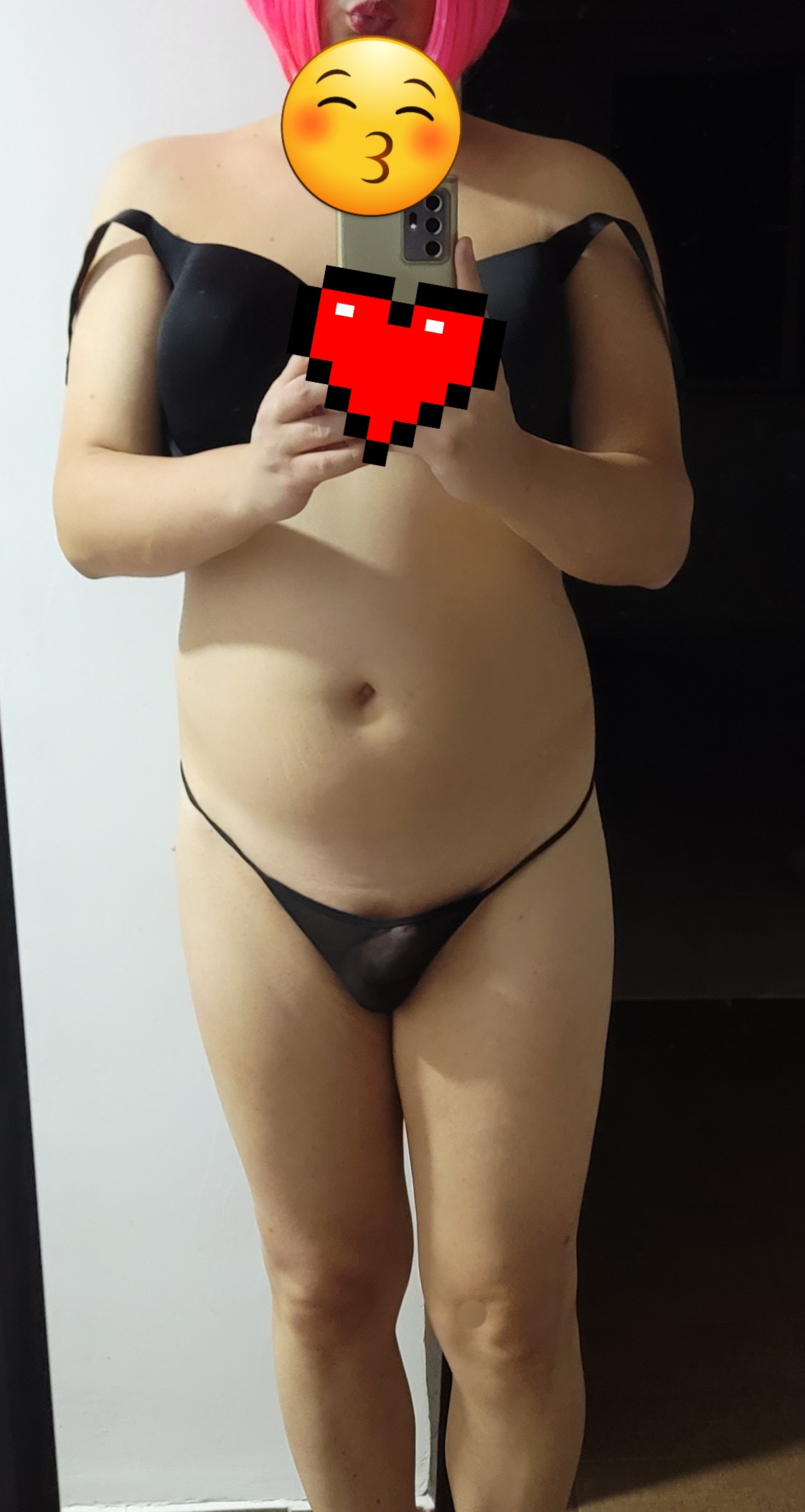 Bucuresti - Escorta Sexy - Buna! Sunt Ema, o travestita dulce, finuta si nimfomana, gata sa te rasfete asa cum meriti.  Ador barbatii dotati si eleganti care vor sa incerce o noua experienta.  Hai sa te relaxezi in compania mea.  Detalii pe whats app. 