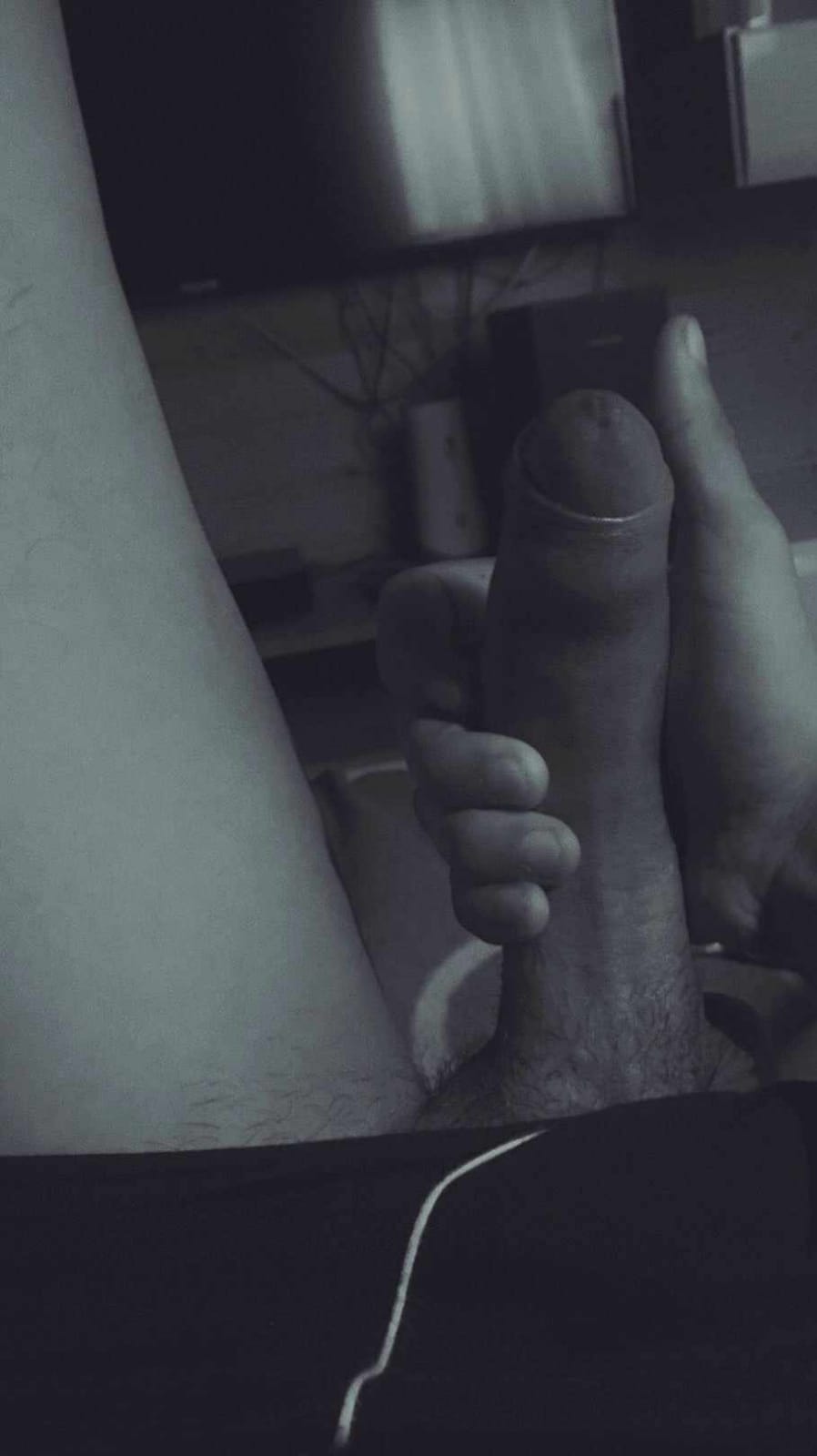 Bucuresti - Escorta Sexy - Buna- eu activ pentru a intretine relatii se*x* cu mine trebuie sa, ma, platesti.   
Sunt escort imi place sa domin prefer prezervativ, a*nal pentru a, fi' safe nu trag leg.  ale nu folosesc pp sau pastile 
Posibil sa beau vin, in discretie .  .  fara poze sau videouri'.  Nu raspund la privat , sunt interesat de aventuri "1h"1 noapte
Nu sunt disponobil pentru relati' sunt bis.  ex  vreau discretie si de la tine 
( Contra cost ) detalii optionale pe, whassapp sau apeleaza ma la nr de mai sus. 