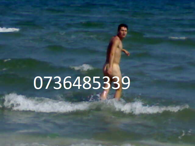 Bucuresti - Escorta Sexy - Initiez incepatori cu multa rabdare.  Bysexual activ si pasiv viril si dotat ofer servicii de calitate domnilor si cuplurilor serioase doar in locatia mea.  Locuiesc singur si sunt disponibil non-stop.  Programare cu cel putin 30 min inainte