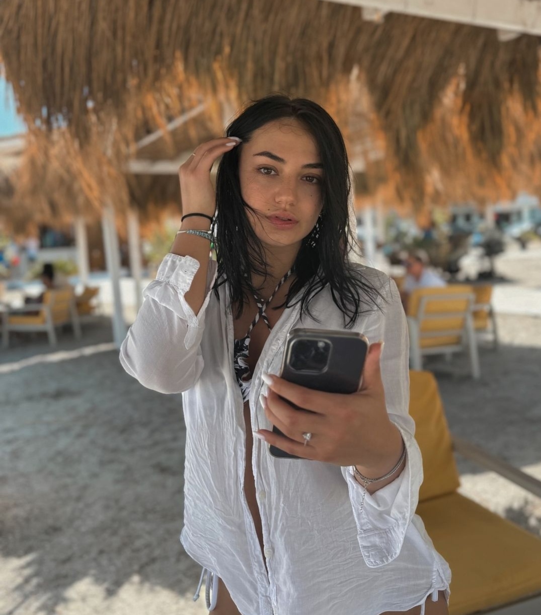 Escorta Sex - Escorta bruneta reala, draguta si cu bun simt ofer companie, masaj terapeutic si masaj corporal de intretinere.  Prosoape curate, igiena.  Pt.  detalii in plus suna-ma.  Detalii la telefon.  - Telefon: 0745512519 