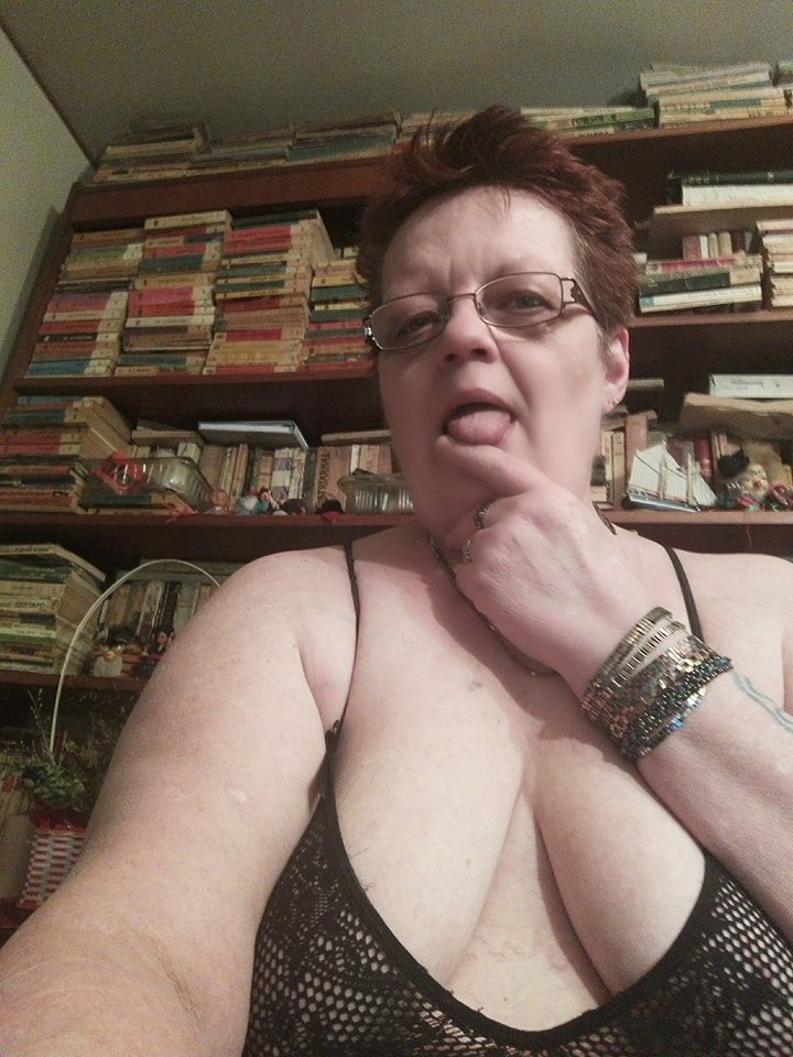 Escorta Sexy - Roscata discreta atenta la cerintele tale, ofer domnilor manierati companie si masaj terapeutic la domiciliul meu.  Ofer si cer seriozitate maxima, igiena garantata.  Detalii suplimentare la telefon.  - Telefon: 0768638235  Escorta Sex - Roscata discreta atenta la cerintele tale, ofer domnilor manierati companie si masaj terapeutic la domiciliul meu.  Ofer si cer seriozitate maxima, igiena garantata.  Detalii suplimentare la telefon.  - Telefon: 0768638235