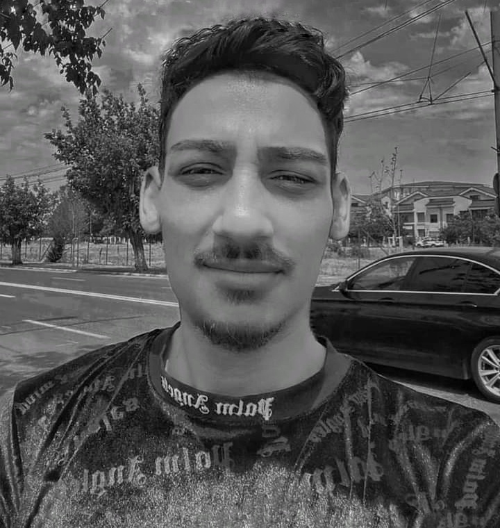 Bucuresti - Escorta Sexy - Salut! Folosesc prezervativ, ma deplasez doar in bucuresti, raspund, pe whassapp .  .  
Scrie, daca esti decis.  
I'm Top for battom/versatile  Sarut daca simtim! 
I need uber/taxi la comanda 
Deschis la fantezii - sunt gipsy pentru intrebari.  Curat.  Educat.  Respectuos. 