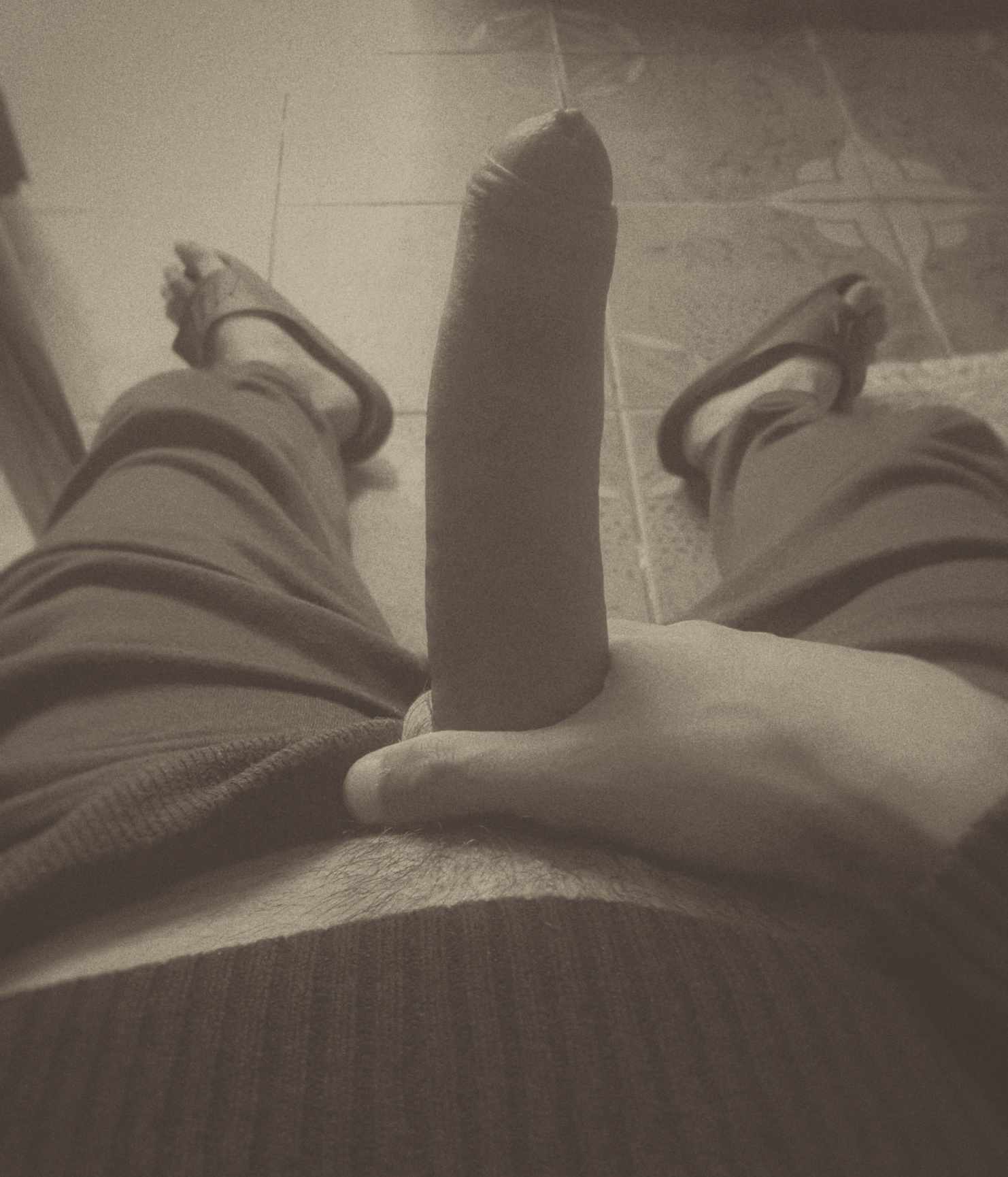 Bucuresti - Escorta Sexy - Salut am locatie sunt activ iti ofer +masaj 
Sarut 
Scrie mi daca esti decis