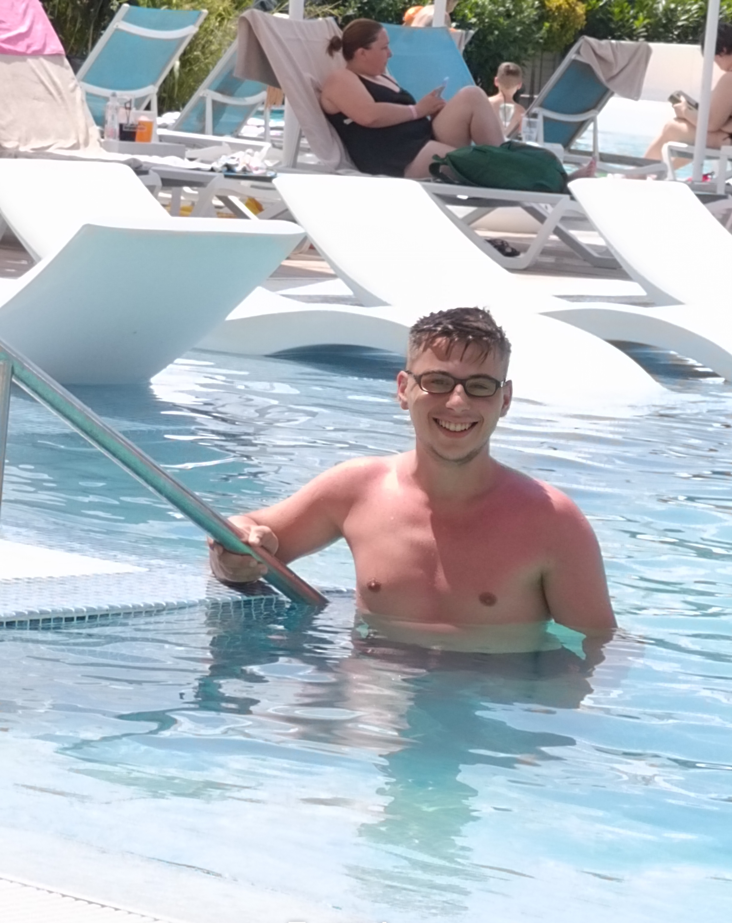 Bucuresti - Escorta Sexy - Escorta senzuala iti pot oferi companie, masaj de relaxare, intr-o ambianta placuta, clipe linistite la domiciliul meu sau al tau.  Astept domni seriosi si manierati.  Detalii la telefon