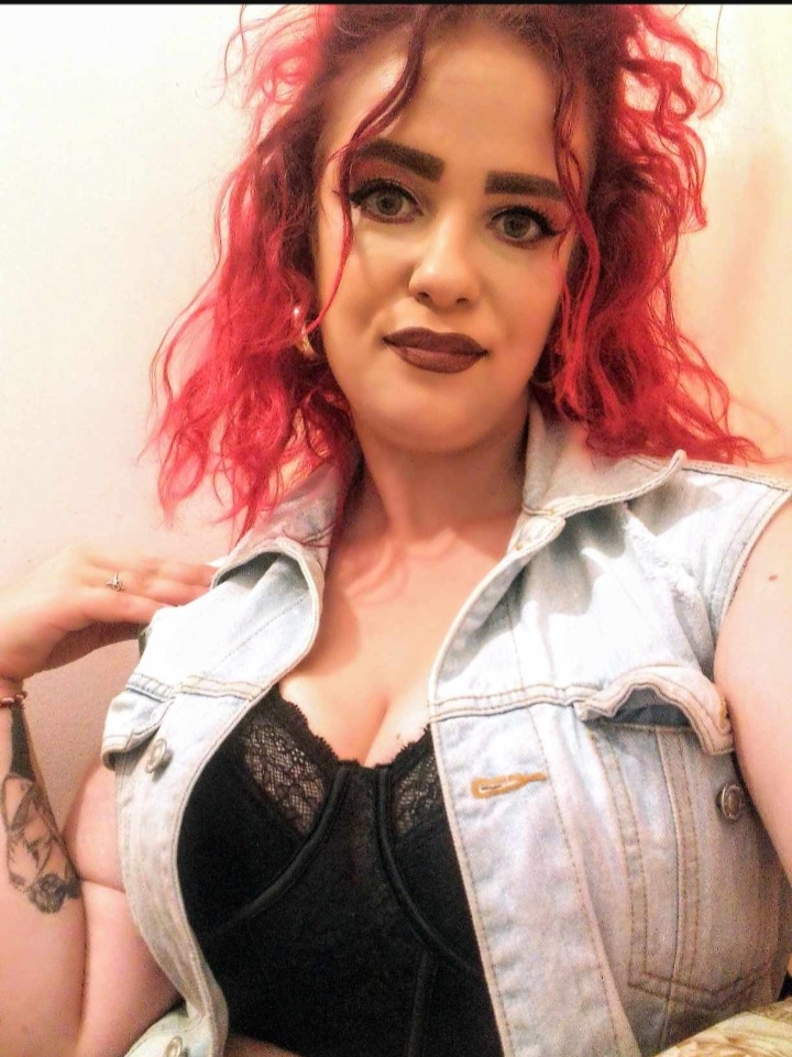 Escorta Sex - Escorta senzuala iti pot oferi companie, masaj de relaxare, intr-o ambianta placuta, clipe linistite la domiciliul tau.  Astept domni seriosi si manierati.  Detalii la telefon - Telefon: 0761595192 