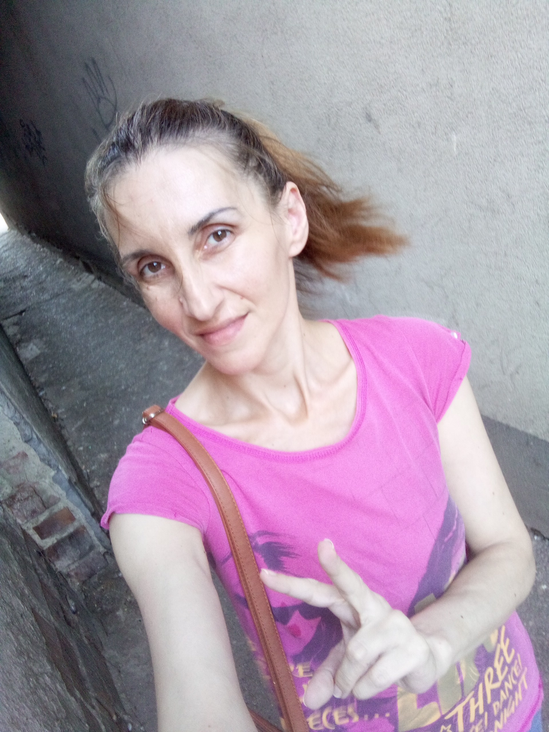 Escorta Sex - Escorta matura te astept la mine domn serios sa-ti ofer cele mai bune servicii de companie, esti un domn caruia ii place atmosfera atunci suna-ma, nu iti va parea rau.  Detalii la telefon.  .  / WhatsApp - Telefon: 0749694289 