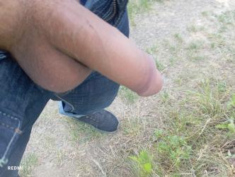 TaRGOVISTE - Escorta Sexy - Tnar dotat peste medie pentru doamne si cupluri masaj relaxare sunt un tnar dotat peste medie pentru doamne si cupluri curat discretie igiena dotat detali watap sau telefon