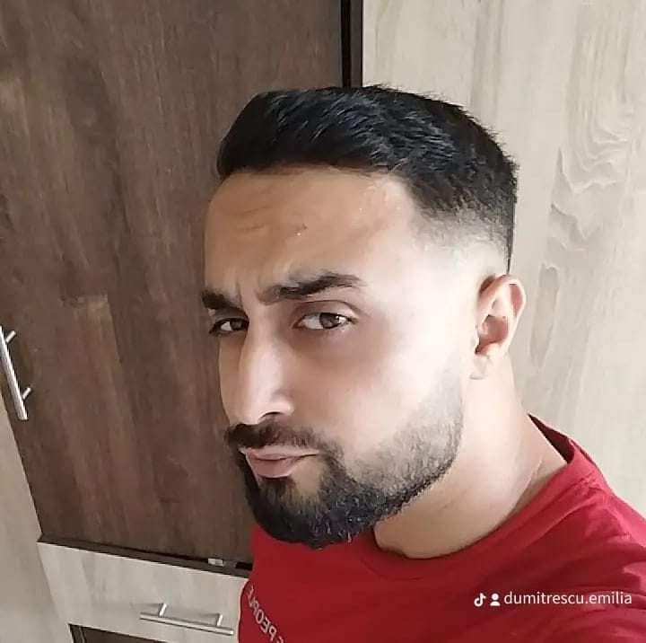 Bucuresti - Escorta Sexy - Escorta senzuala iti pot oferi companie, masaj de relaxare, intr-o ambianta placuta, clipe linistite la domiciliul meu sau al tau.  Astept domni seriosi si manierati.  Detalii la telefon