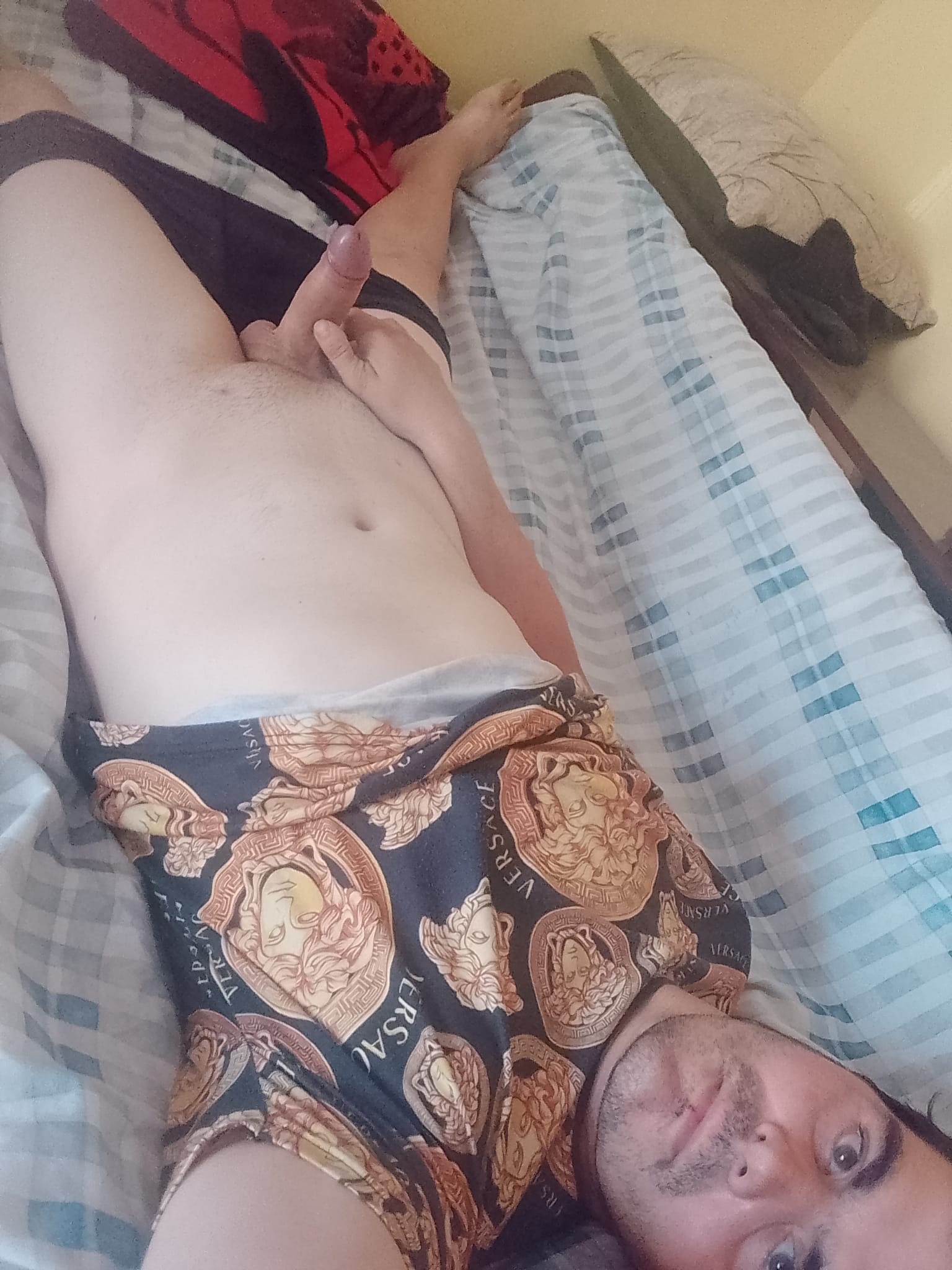 Galați - Escorta Sexy - Eu sunt Marian din Tudor Vladimirescu jude?ul Gala?i sunt doar activ sunt în c?utarea unui pasiv care s? îmi fac? toate pl?cerile doresc persoane serioase bazate pe sinceritate ?i respect pentru mai multe detalii ori la telefon ori la WhatsApp