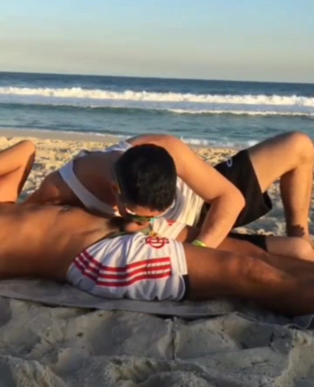 Bucuresti - Escorta Sexy - ACTIV DOTAT 18/5 DAU MUIE SI FUT.  SUNA MA DACA AI KEF SA VI LA MINE  DETALII LA TEL SUNA MA PE NR