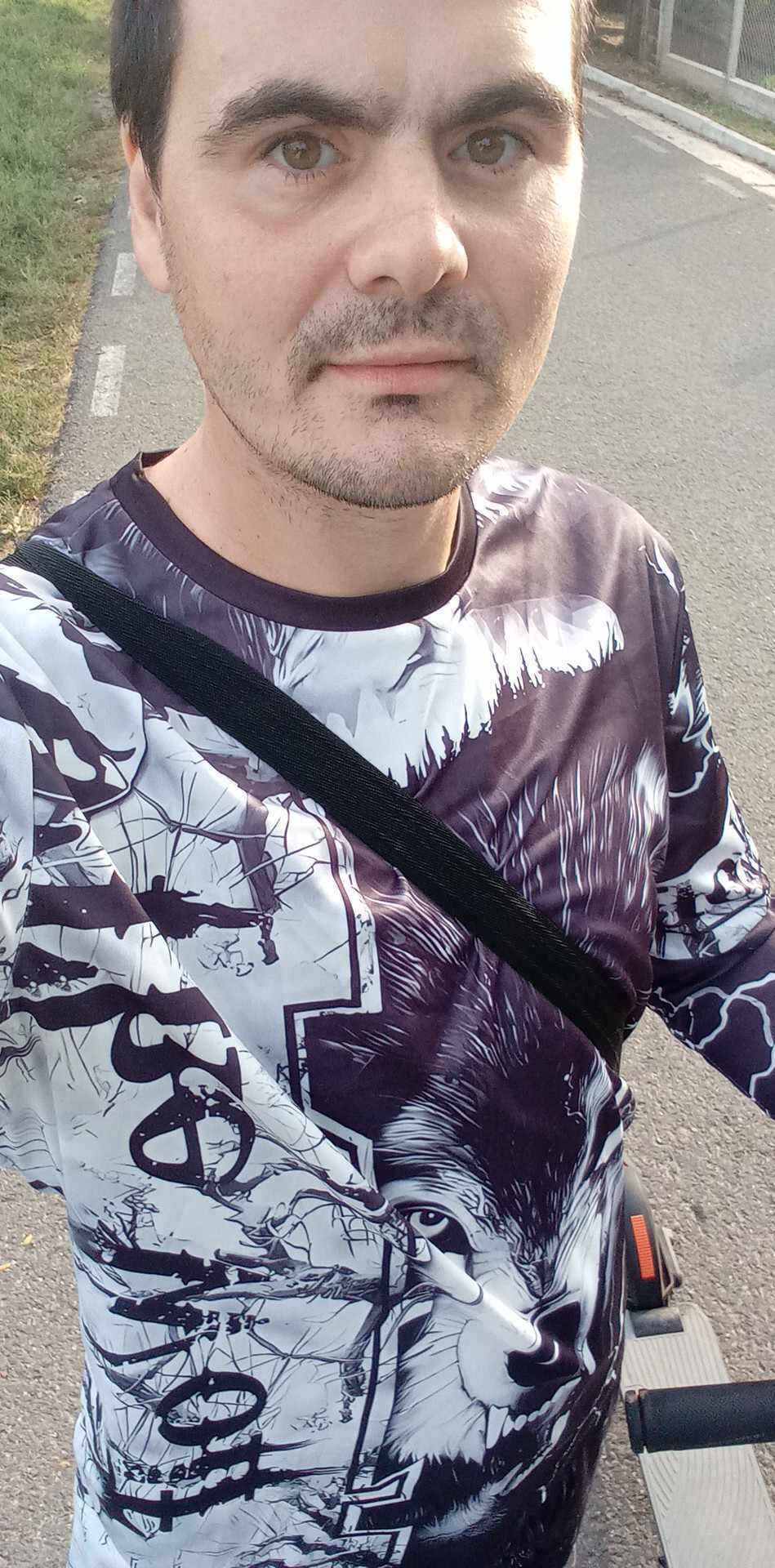 Galați - Escorta Sexy - Eu sunt Marian din Tudor Vladimirescu jude?ul Gala?i sunt doar activ sunt în c?utarea unui pasiv care s? îmi fac? toate pl?cerile cei care ave?i drum spre Gala?i ?i vre?i s? o facem a?tept mesaje pe WhatsApp