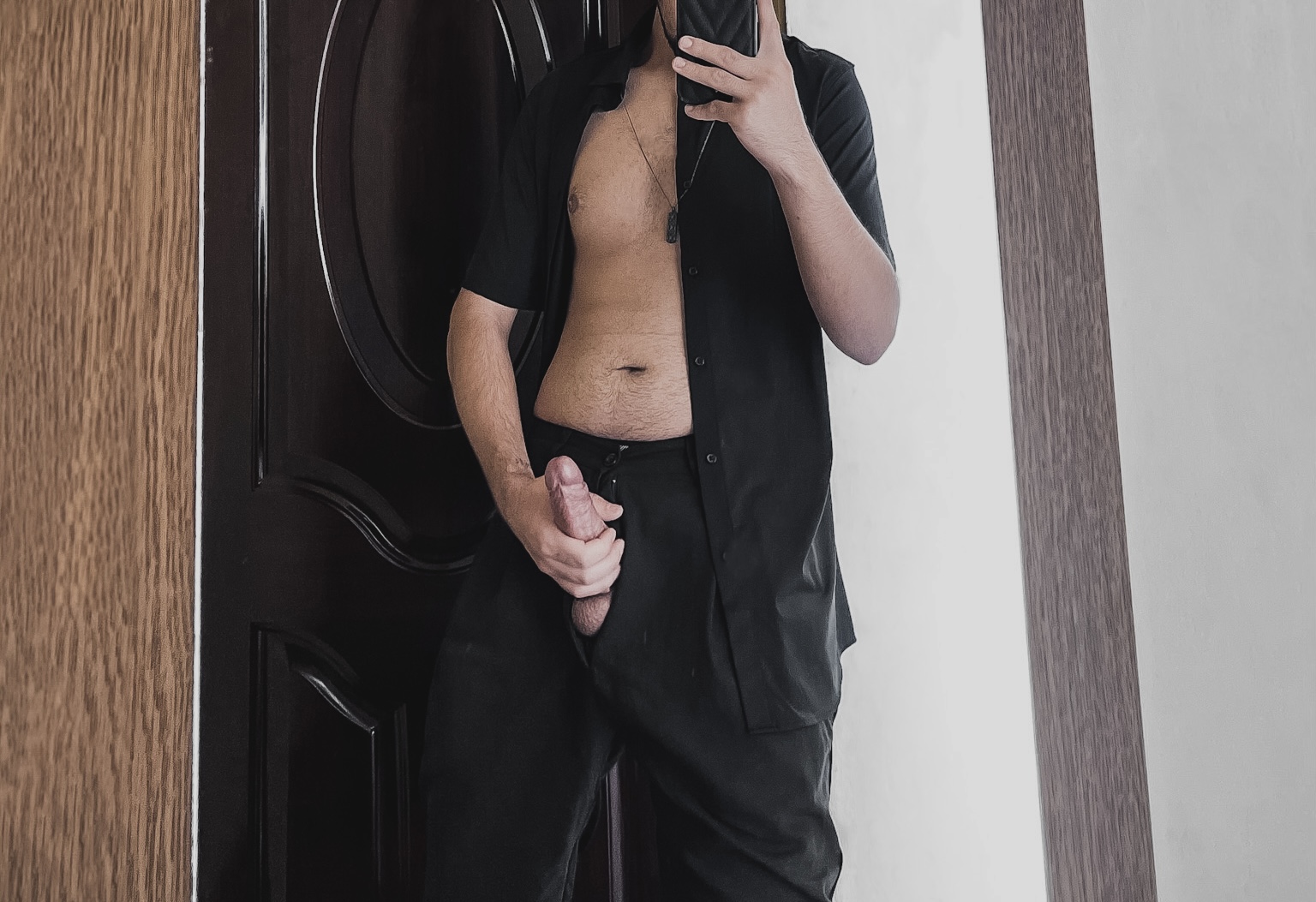 Bucuresti - Escorta Sexy - Ofer servicii de calitate b?rba?ilor contra cost, îmi place sexul, s? dau la muie, linsul pe gât  ?i preludiu (adic? s? ne excit?m maxim pân? s? facem sex).  Dac? î?i dore?ti s? petrecem timpul împreun? a?tept mesajul t?u pe WhatsApp! ????

Ofer servicii pe apel video sau  trimit videoclipuri cu mine în timp ce dau la muie, fut sau cum m? joc singur????