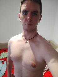 Constanța - Escorta Sexy - Buna scumpelor daca doriți să petreceți experiențe neîncercate cu un tânăr drăguț și gentil va ofer limbute adânc în vagin la domiciliu sau hotel