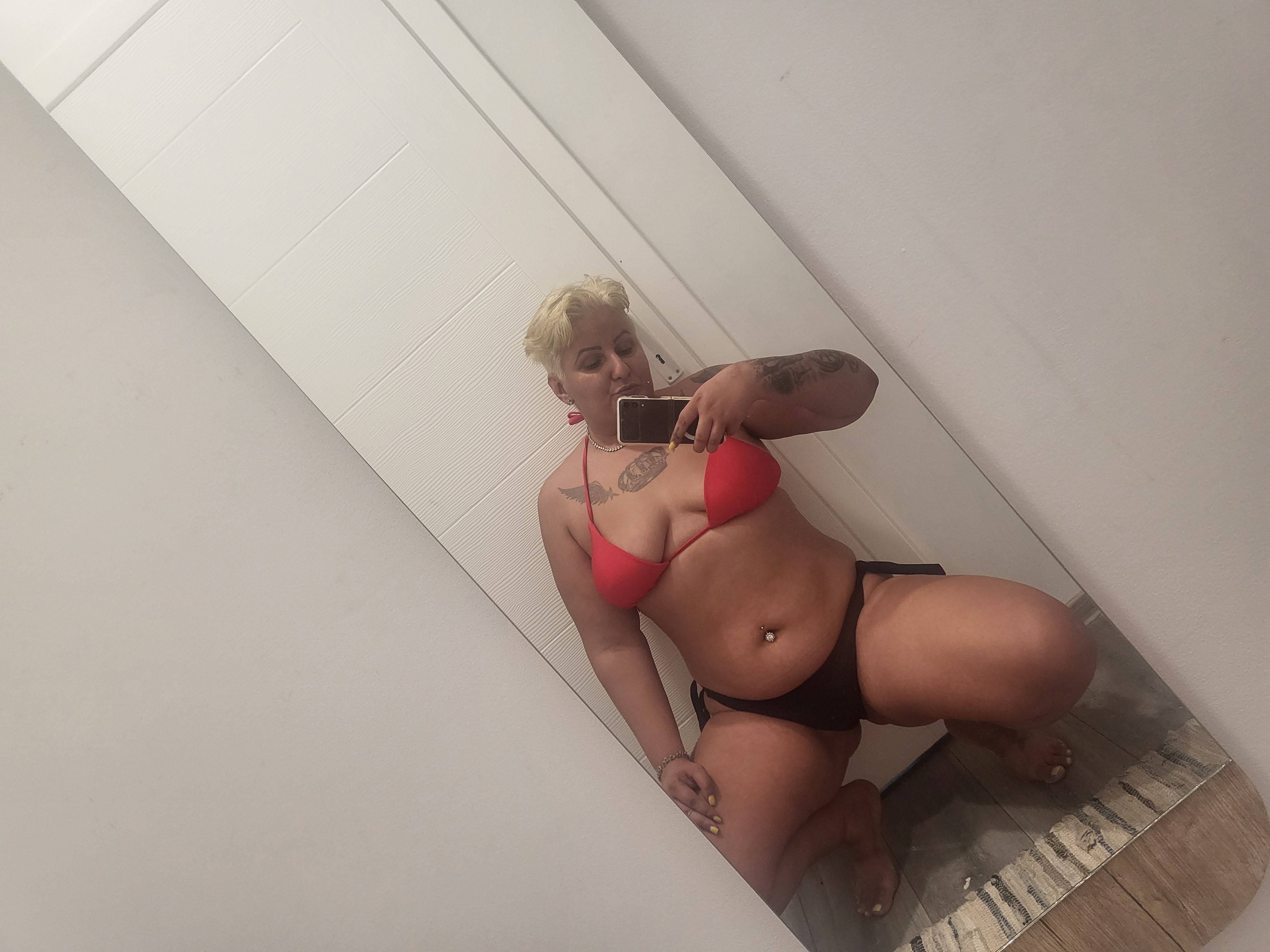 Escorta Sex - Escorta senzuala iti pot oferi companie, masaj de relaxare, intr-o ambianta placuta, clipe linistite la domiciliul meu sau al tau.  Astept domni seriosi si manierati.  Detalii la telefon - Telefon: 0747361544 