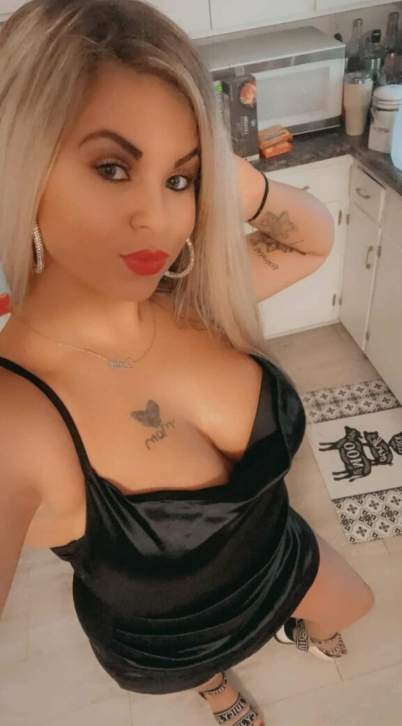 Escorta Oras: Bucuresti Toata Tara - Escorta Telefon: 0906760866 -  Servicii Escorta : Nu-s escorta, doresc sa ne distram si sa ne facem de cap, accept orice nebunie sexuala, sunt bi si putin nimfomana! Raspund la telefon 0906-760-866 sau hai fa-mi propunerea ta prin SMS la nr 1533 , doar trimite textul CRINA ca sa-ti raspund indiferent de ora iar tu sa fi major.  Interactionez doar cu adultii, tarif 1, 9 eurmin sau 1, 5 eur/sms fara tva. 
