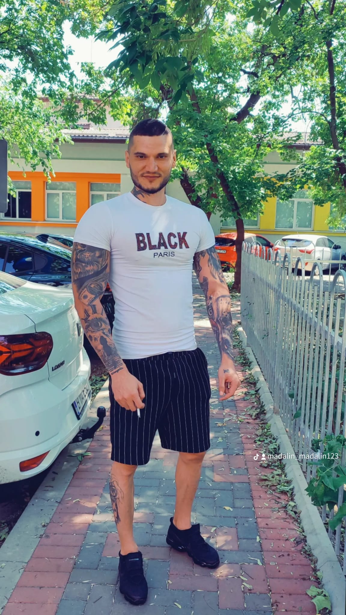 Bucuresti - Escorta Sexy - Tân?r activ 23 ani serios discret ofer clipe pl?cute domnilor genero?i ?i serio?i  foarte discre?i  mai multe detalii la telefon  poze reale