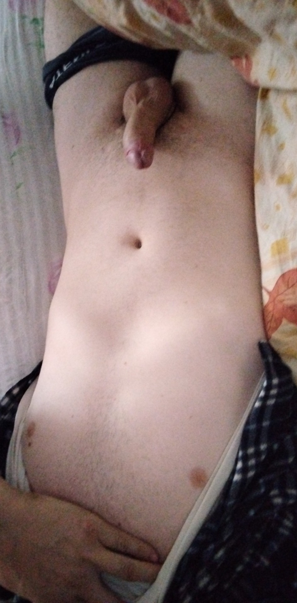 Galați - Escorta Sexy - Eu sunt doar activ sunt din Tudor Vladimirescu jude?ul Gala?i sunt în c?utarea unui pasiv care s? îmi fac? toate pl?cerile cei care doresc cu adev?rat s? o facem ?i are drumul spre Gala?i eu nu am loc trebuie s? lu?m o camer? undeva s? o facem cei care doresc doar l?b?real? s? nu m? deranjeze