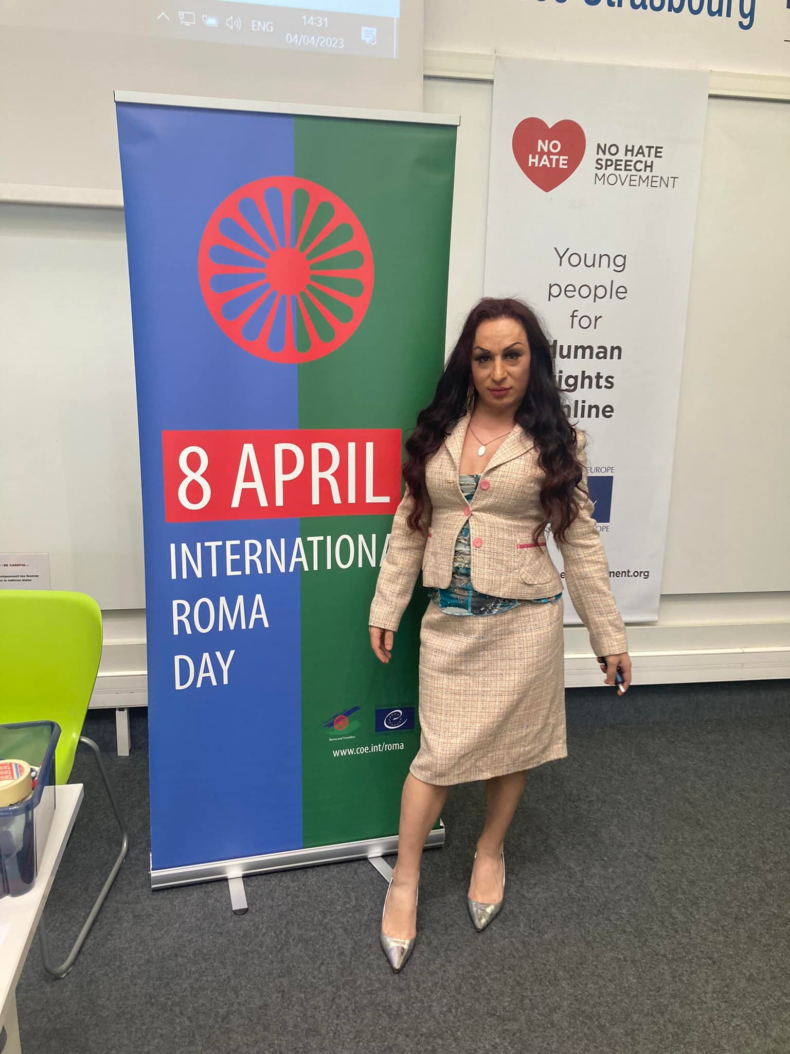 Bucuresti - Escorta Sexy - Escorta senzuala iti pot oferi companie, masaj de relaxare, intr-o ambianta placuta, clipe linistite la domiciliul meu sau al tau.  Astept domni seriosi si manierati.  Detalii la telefon