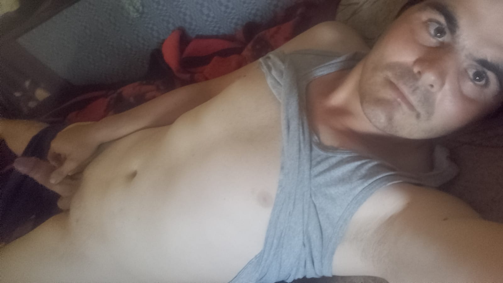 Galați - Escorta Sexy - Eu sunt Marian din Tudor Vladimirescu jude?ul Gala?i sunt în c?utarea unui pasiv care s? îmi fac? toate pl?cerile eu locuiesc cu p?rin?ii mei nu am loc cei care doresc s? o facem trebuie s? lu?m o camer? undeva s? o facem pentru mai multe detalii la telefon