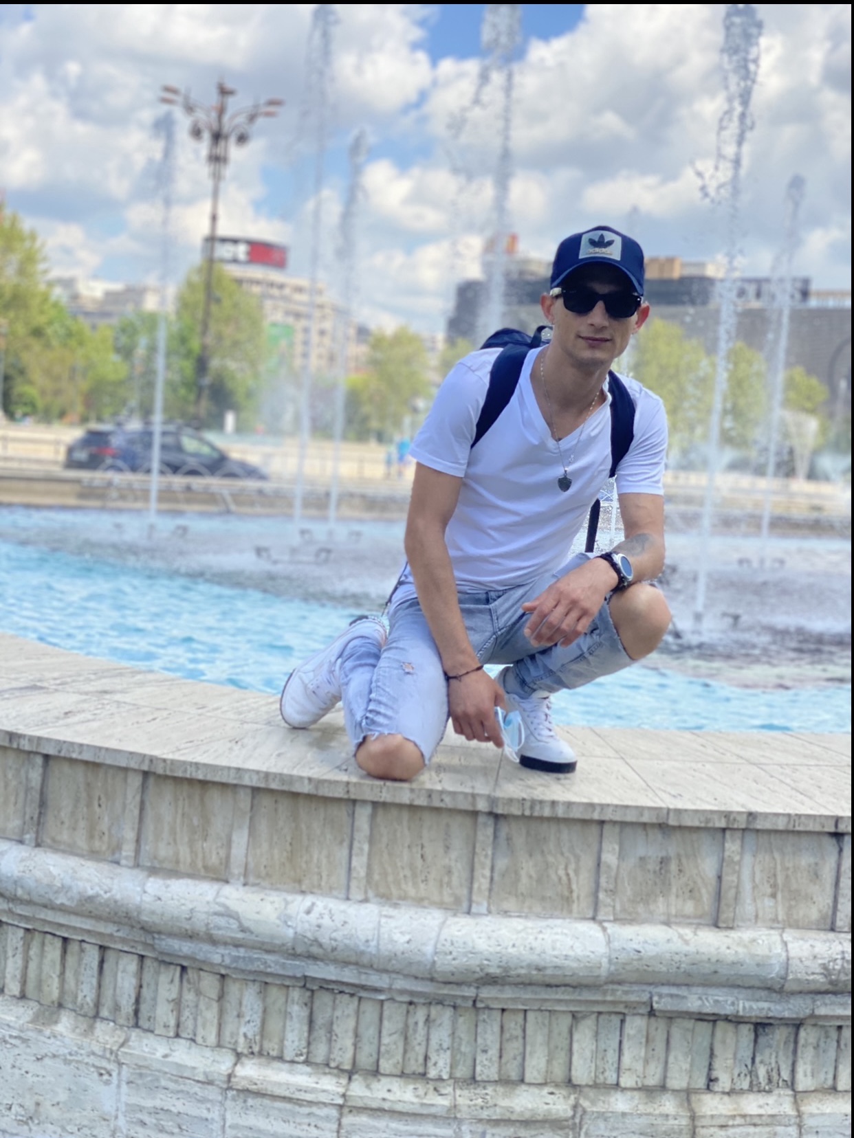 Bucuresti - Escorta Sexy - Salut, ma numesc David , 28 ani , cu locatie .  Va ofer masaj de relaxare erotic si multe alte fantezii, trebuie doar sa fi decis ce vrei! Nu raspund la numere private ! Nu trimit poze xxx! Cei ce au pofta de caterinca vor fi blocati! Mai multe detalii va astept la telefon sau whatsApp! Multumesc