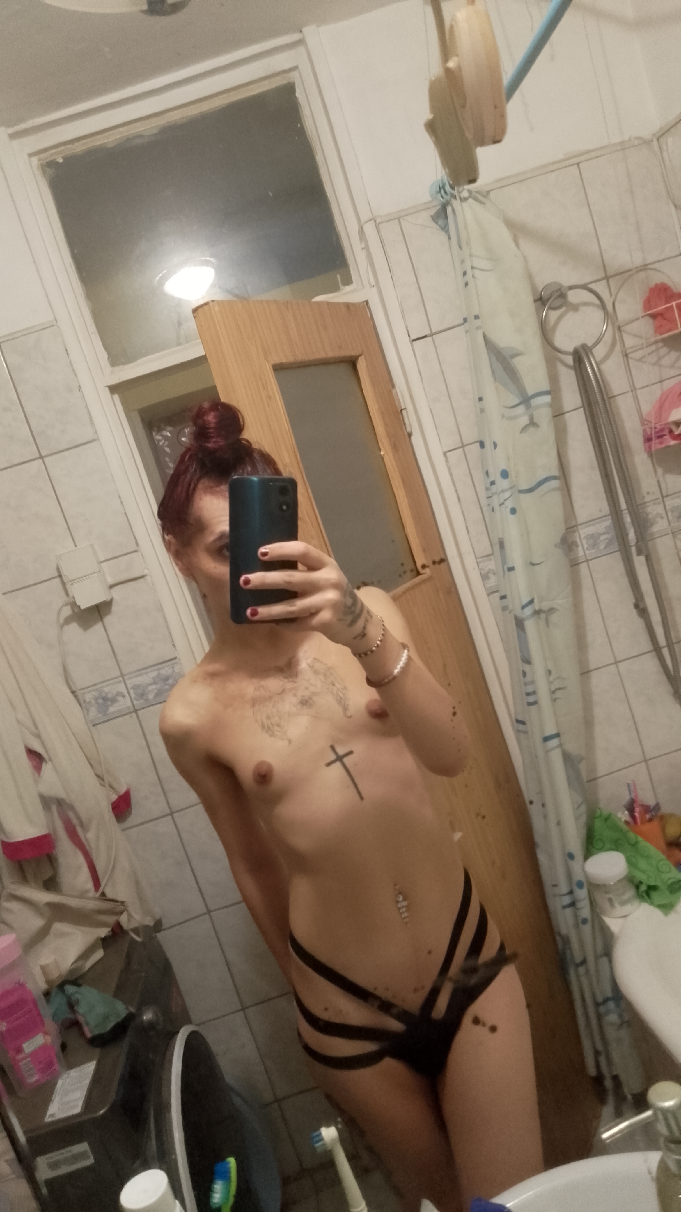 Bucuresti - Escorta Sexy - Bun?!M? numesc Alexandra, tipa trans cu un trup slim, picioare zvelte, fund mic ?i bombat, instrument mediu(17-18 cm).  Nu accept b?rba?i cu tâmpenii inserate în organul genital(bile, piercing, caramicin?).  Nu accept cupluri.  Nu r?spund la Nr private.  
Te a?tept cu picioarele deschise!
Vino s? aflii secretul Veninoasei!