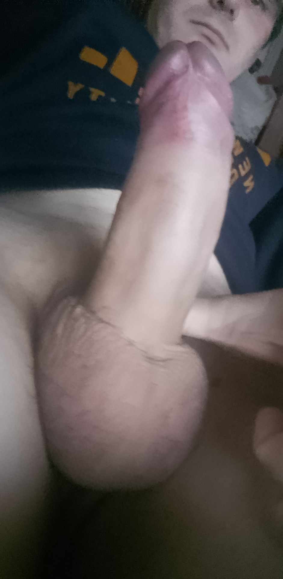 Galați - Escorta Sexy - Eu sunt din Tudor Vladimirescu judetul Gala?i ?i sunt doar activ ?i caut un pasiv ce-i care ave?i nevoie pentru mai multe detalii m? pute?i suna la telefon