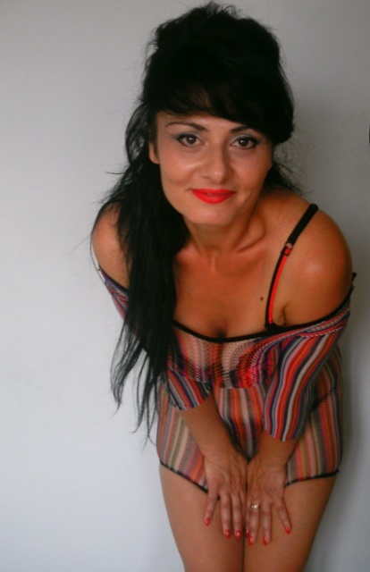 Escorta Sex - Ofer domnilor maturi o experienta erotica deosebita, mangaieri, sarutari, pasiune si erotism.  Piata Victoriei, Romana, Universitate, Unirii - Telefon: 0722972763 