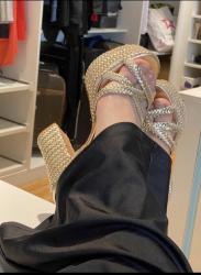 Escorta Sexy - București - Bună scumpule! Mă numesc Ariana o tânără înfocată cu o igienă impecabilă sunt rebelă, nu am atitudini de escortă dar am o fantezie și să-mi oferi spălături tălpilor și degetelor mele, doresc doar domnii cu experiență în domeniu, care au mai făcut, dacă nu te pricepi și nu ai mai făcut asta nu mă contacta ! Îmi plac foarte mult bărbații generoși și supuși ordinilor !!! Te poți termina pe ce vezi dacă corespunzi dorințelor mele, anunțul nu este pentru toată lumea sau pentru cei neexperimentați! (fără experiență) caut colegă în zonă.  București - Escorta Sexy - Bună scumpule! Mă numesc Ariana o tânără înfocată cu o igienă impecabilă sunt rebelă, nu am atitudini de escortă dar am o fantezie și să-mi oferi spălături tălpilor și degetelor mele, doresc doar domnii cu experiență în domeniu, care au mai făcut, dacă nu te pricepi și nu ai mai făcut asta nu mă contacta ! Îmi plac foarte mult bărbații generoși și supuși ordinilor !!! Te poți termina pe ce vezi dacă corespunzi dorințelor mele, anunțul nu este pentru toată lumea sau pentru cei neexperimentați! (fără experiență) caut colegă în zonă.