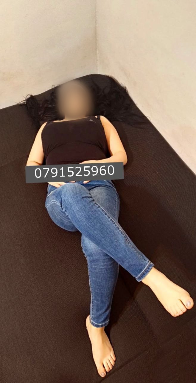 Escorta Sex - Escorta bruneta reala, draguta si cu bun simt ofer companie, masaj terapeutic si masaj corporal de intretinere.  Prosoape curate, igiena.  Pt.  detalii in plus suna-ma.  Detalii la telefon.  - Telefon: 0791525960 