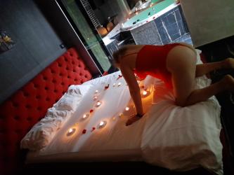 București - Escorta Sexy - Escorta senzuala iti pot oferi companie, suntem cuplu soț si soție vă asteptam să va descoperiți cele mai ascunse fantezii si secrete suntem deschisi si naturali.  .  .  .  masaj de relaxare, intr-o ambianta placuta, clipe linistite la domiciliul meu sau al tau.  Astept domni seriosi si manierati.  Detalii la telefon