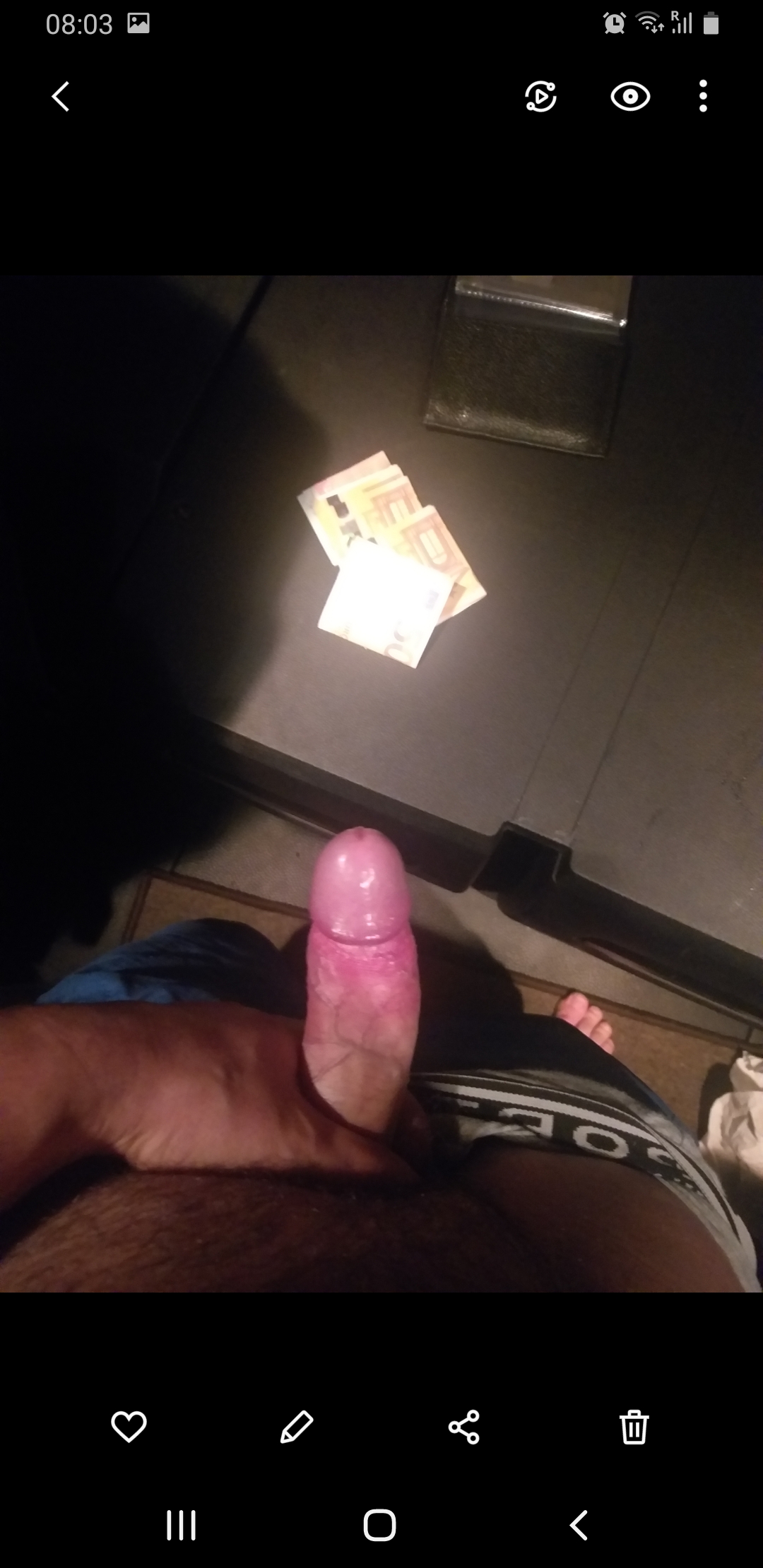 Escorta Sex - Buna fetelor barbat ofer bani singur dotat viril tânăr ofer totul ma deplasez am masina gratis hai sa vorbim - Telefon: 0757337840 