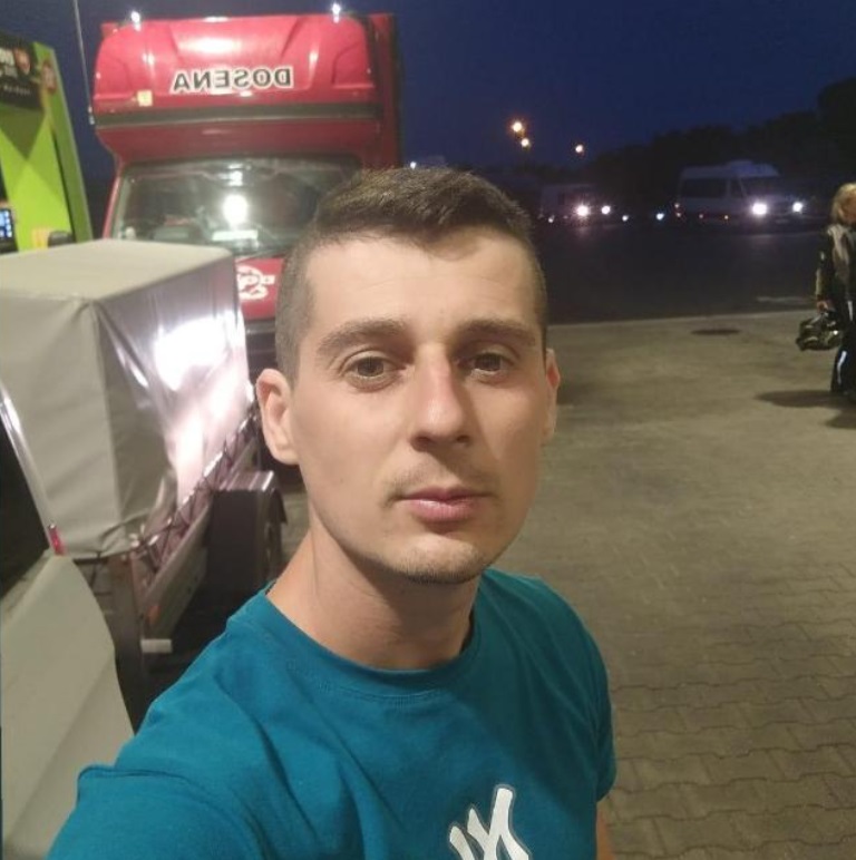 Escorta Oras: Bucuresti - Escorta Telefon: 0757337840 -  Servicii Escorta : Tanar versatil, ofer servicii de neuitat! Se poate si din placere daca suntem compatibili. 