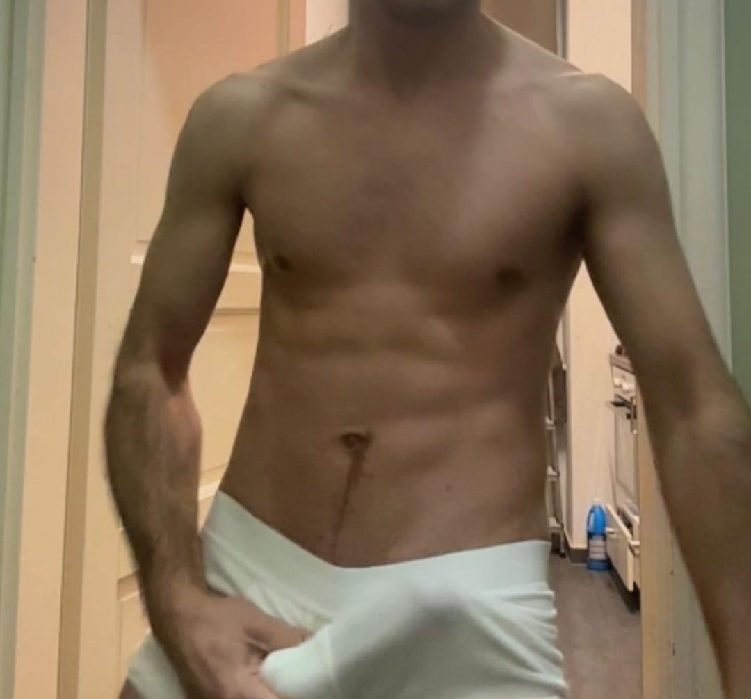 Bucuresti - Escorta Sexy - Hey, eu sunt david sunt bi ?i sunt activ.  am 30  de ani.  sunt romantic pasional, sunt si hard .  îmi place sexul, îmi place s? incerc lucruri noi .  Eu sunt un tip calm, glumet, prietenos, îmi place s? petrec ?i de asemenea îmi place viata ?i mi plac aventurile ?i petrecerile .  pot veni eu la tine, sau pensiune.  ?in sa men?ionez ca pentru mine discre?ia e destul de importanta de asemenea ?i igiena ta.  
Restul de toate acestea le putem descoperi împreun?.  .  .  DISCUTILE INTERMINABILE VOR PRIMI BLOCK!!!!