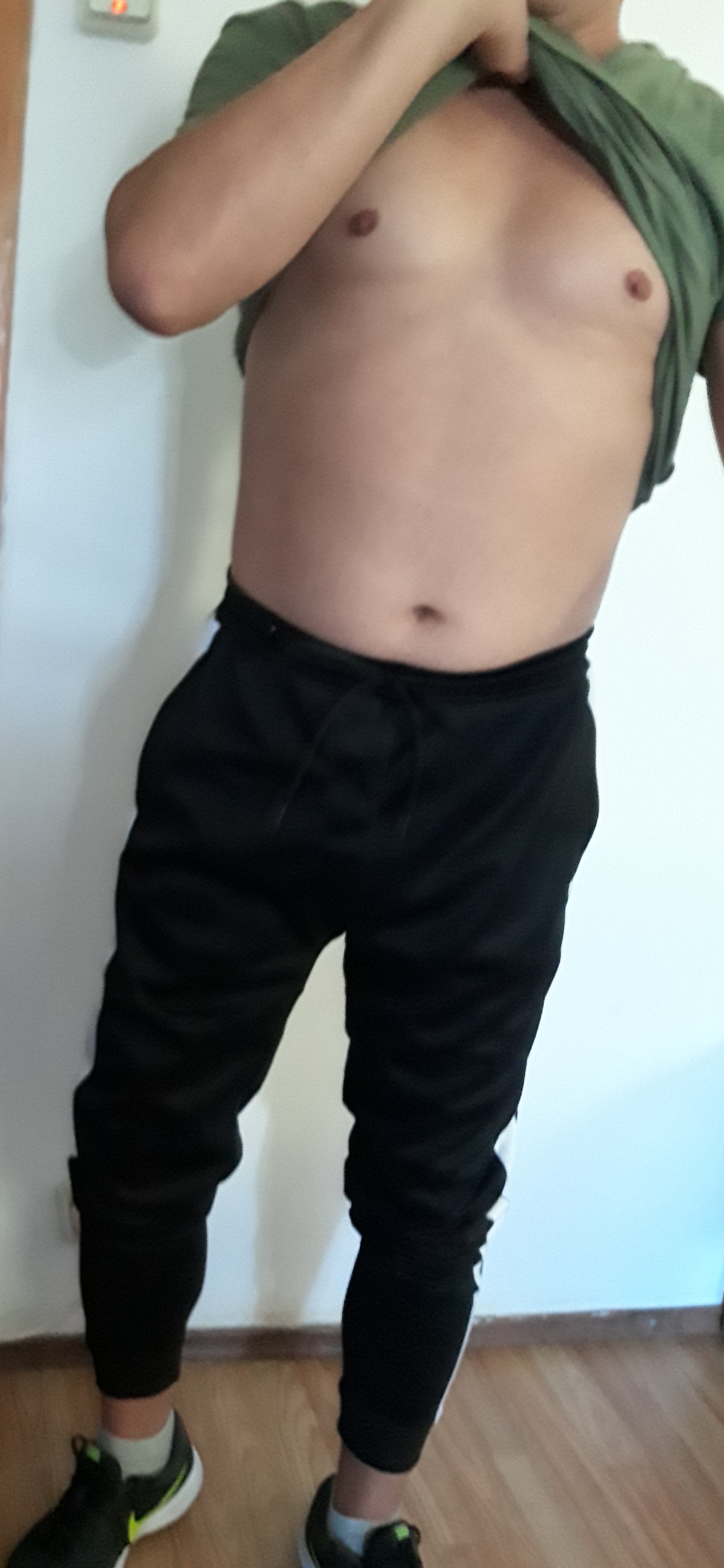 Escorta Oras: Bucuresti - Escorta Telefon: 0784535777 -  Servicii Escorta : Barbat versatil dotat 18 cu 5.  Anunt adresat domnilor seriosi si .  Nu deranjati inutil. 