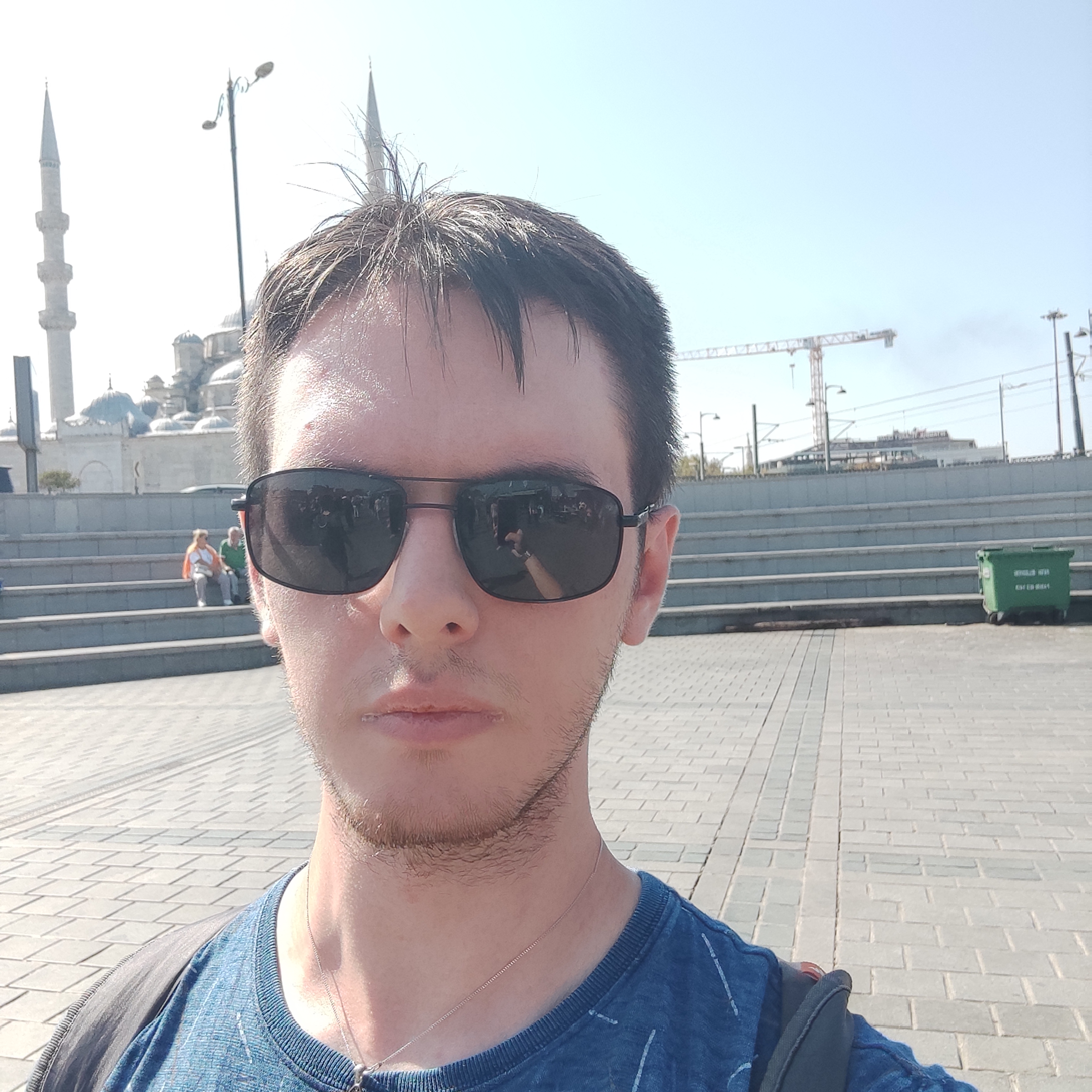 Constanța - Escorta Sexy - Tânăr atractiv și discret fut in diferite poziții până la plăcere maxima pentru doamne și domnișoare singure la domiciliu. 