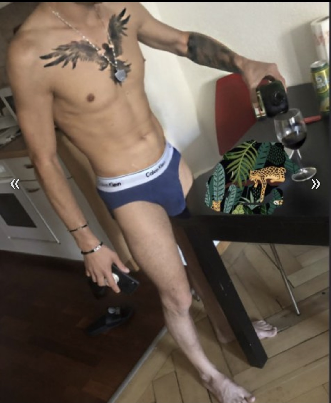 Bucuresti - Escorta Sexy - Salut, ma numesc David , 28 ani , cu locatie .  Va ofer masaj de relaxare erotic si multe alte fantezii, activ .  trebuie doar sa fi decis ce vrei! Nu raspund la numere private ! Nu trimit poze xxx! Cei ce au pofta de caterinca vor fi blocati! Mai multe detalii va astept la telefon sau whatsApp! Multumesc