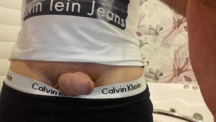 București - Escorta Sexy - Escorta senzuala iti pot oferi companie, suntem 
cuplu sot si soție vă asteptam să va descoperiți cele mai ascunse fantezii si secrete suntem deschisi si naturali.  .  .  .  masaj de relaxare, intr-o ambianta placuta, clipe linistite la domiciliul meu sau al tau.  Astept domni seriosi si manierati.  Detalii la telefon